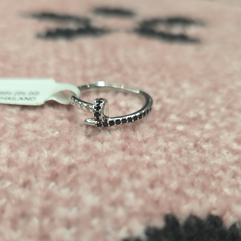 Chic Silver and Black Women's Ring